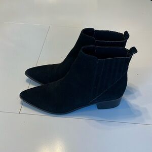 Marc fisher 8.5 suede black pointed bootie